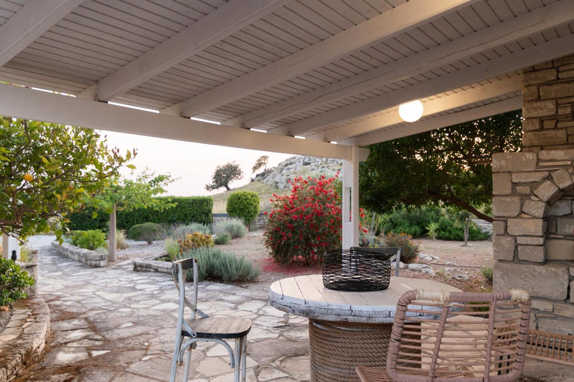 Carob Villa Moirai Exterior photo