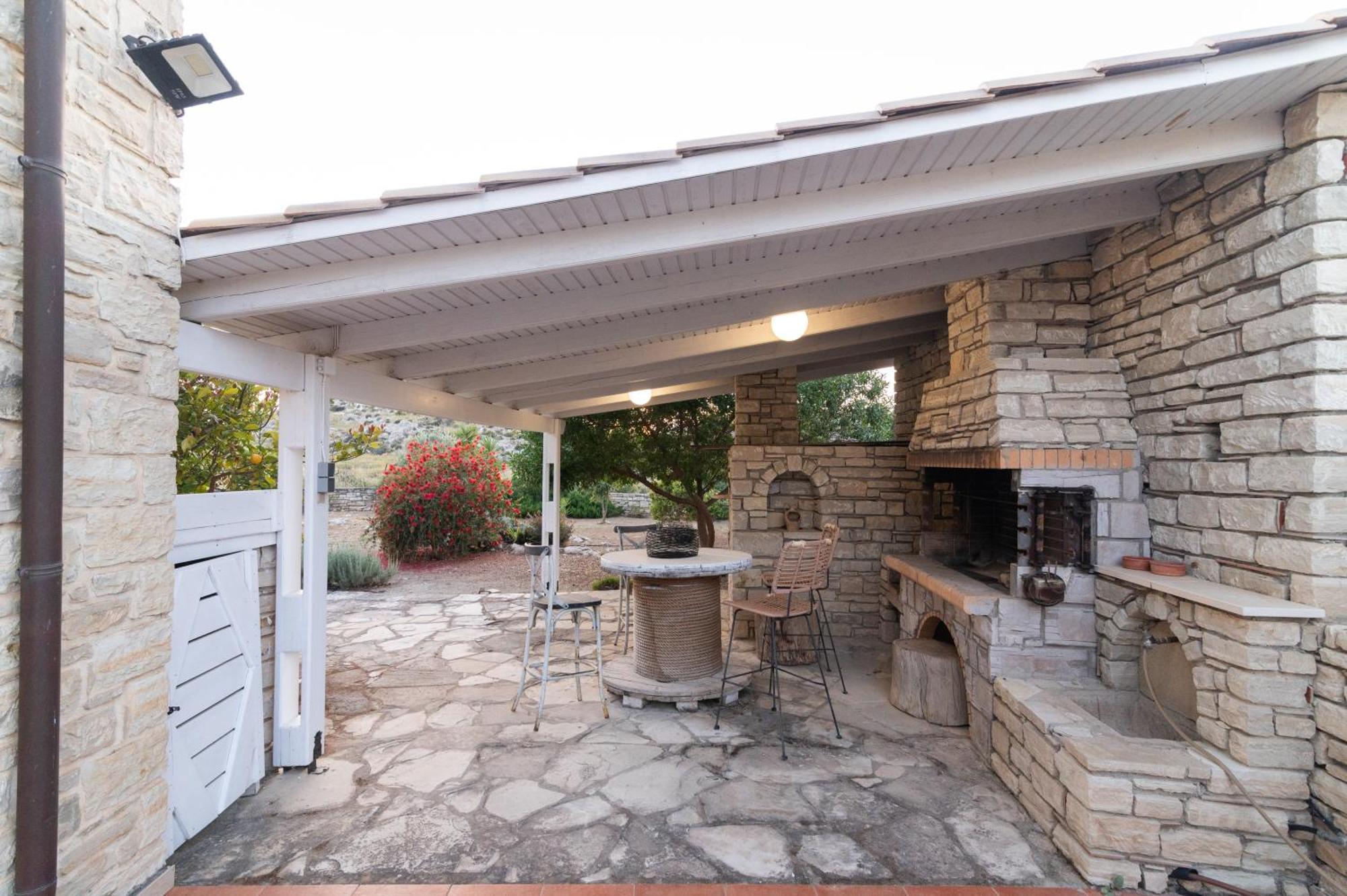 Carob Villa Moirai Exterior photo